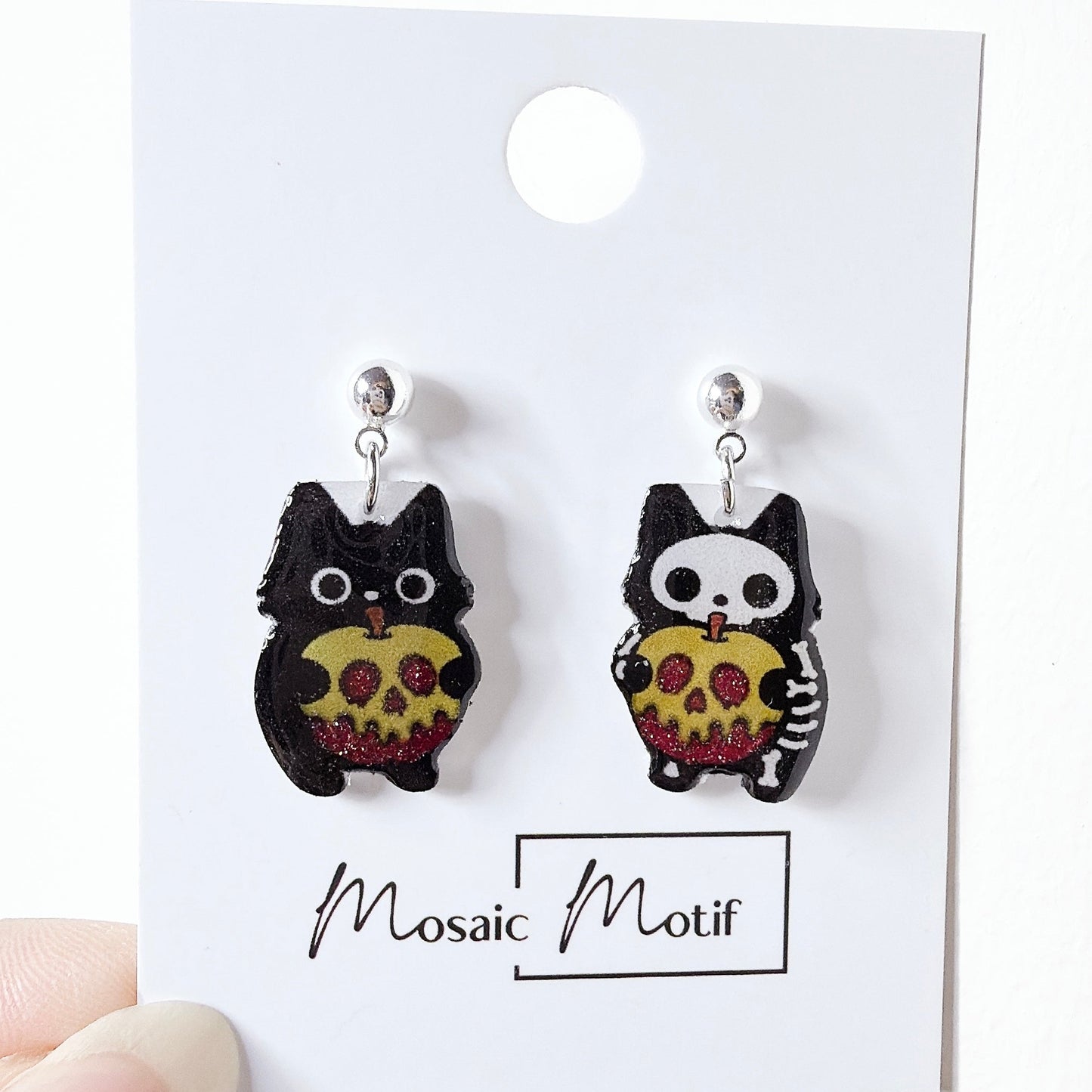 Halloween dangle earrings - Cat Poison Apple