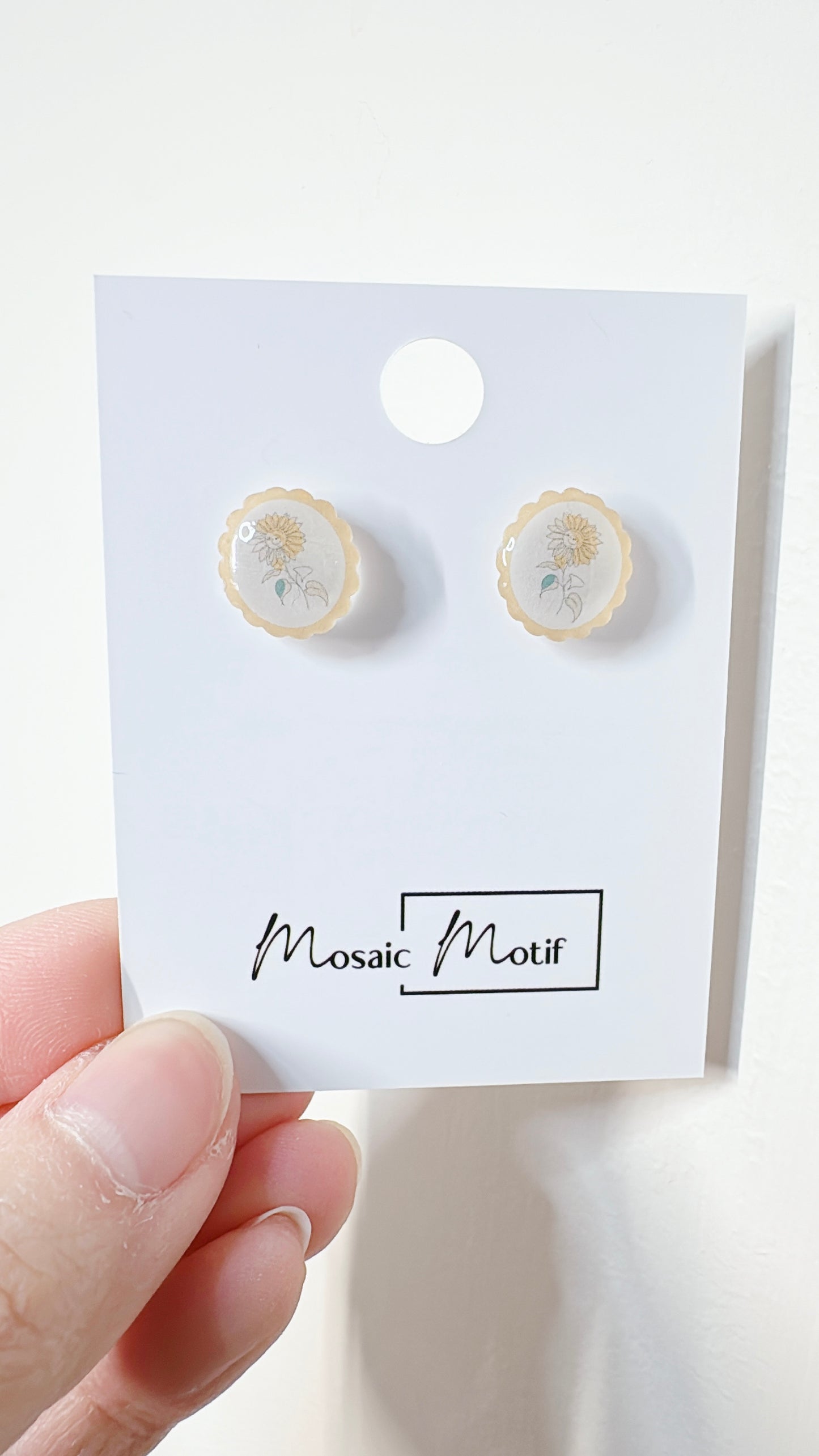Floral Frame stud (multiple colours)