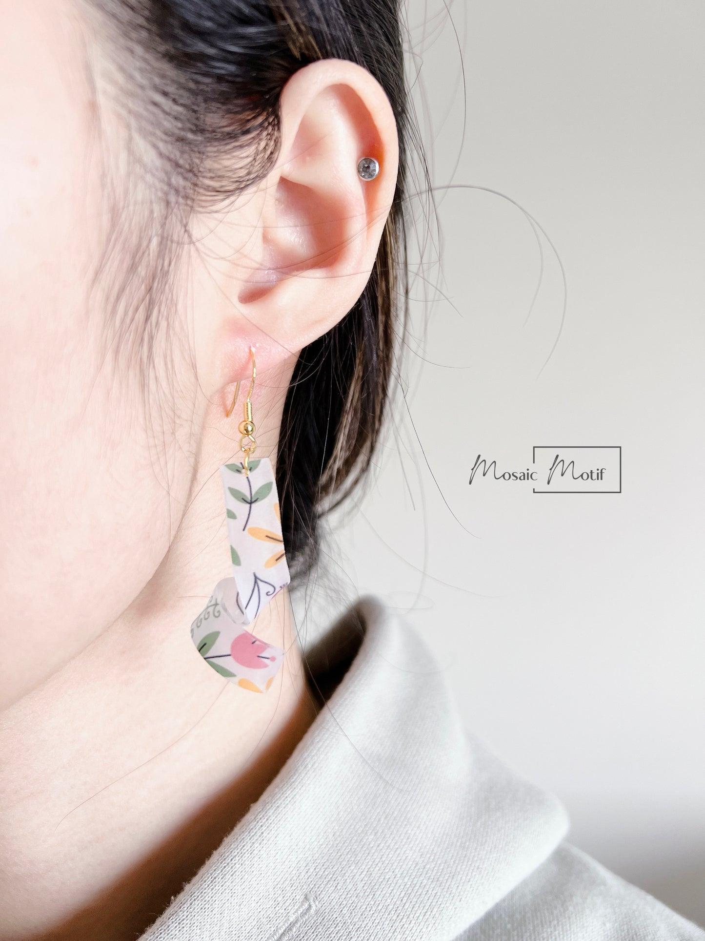 Spiral dangle earrings (Spring)