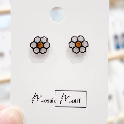 Assorted stud earrings (9 variants)