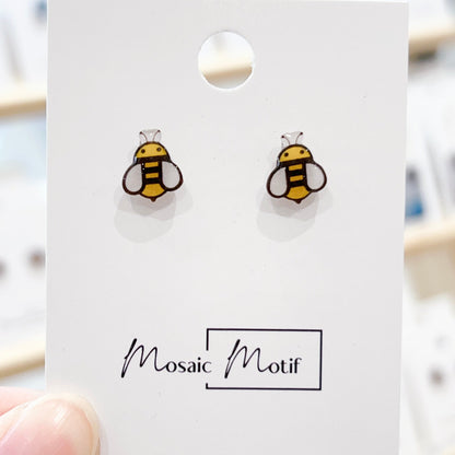 Assorted stud earrings (9 variants)