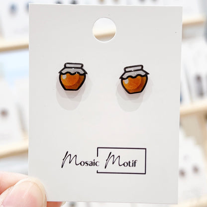 Assorted stud earrings (9 variants)
