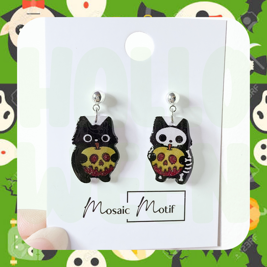 Halloween dangle earrings - Cat Poison Apple