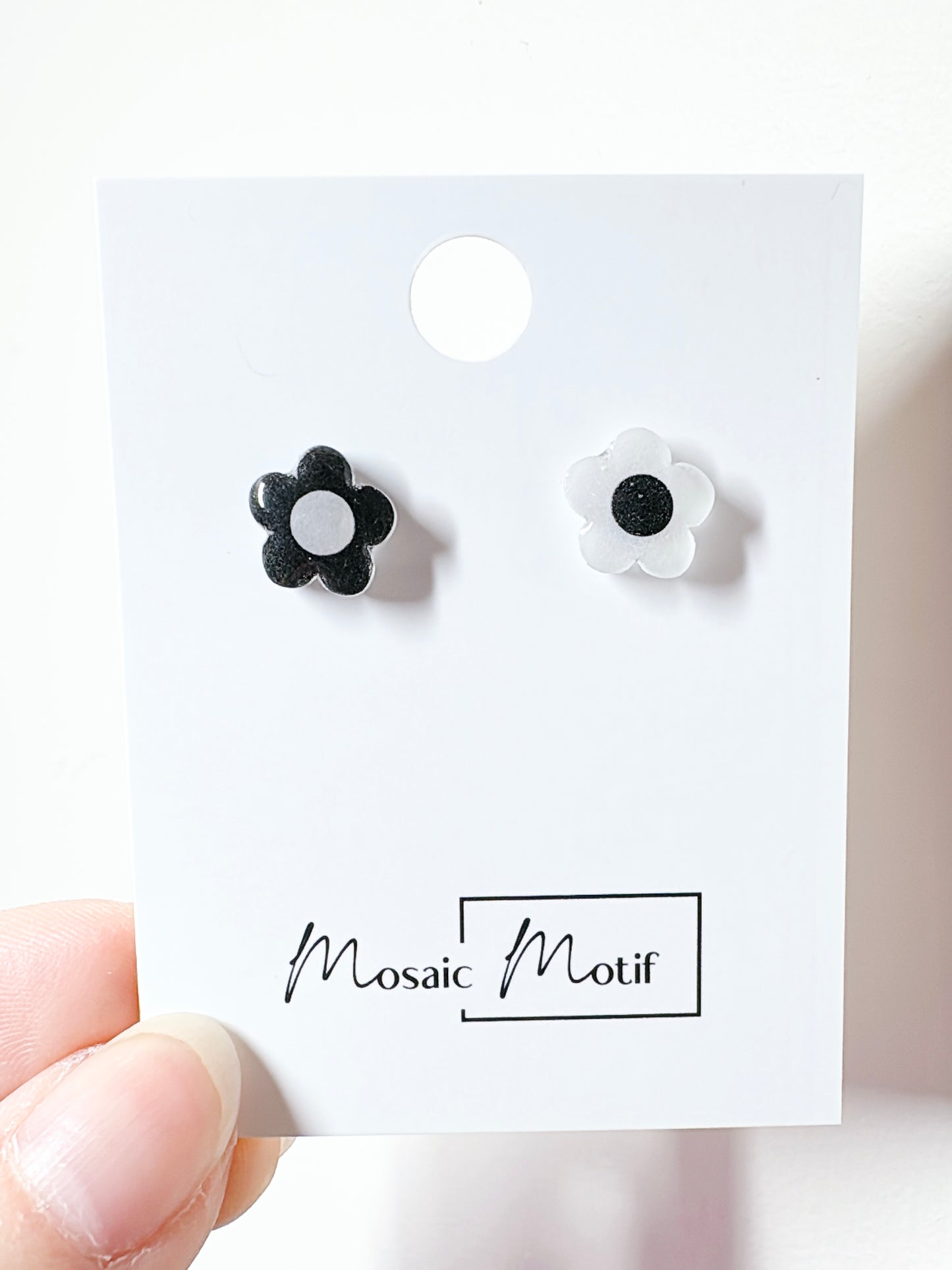 Floral mini stud (multiple colours)
