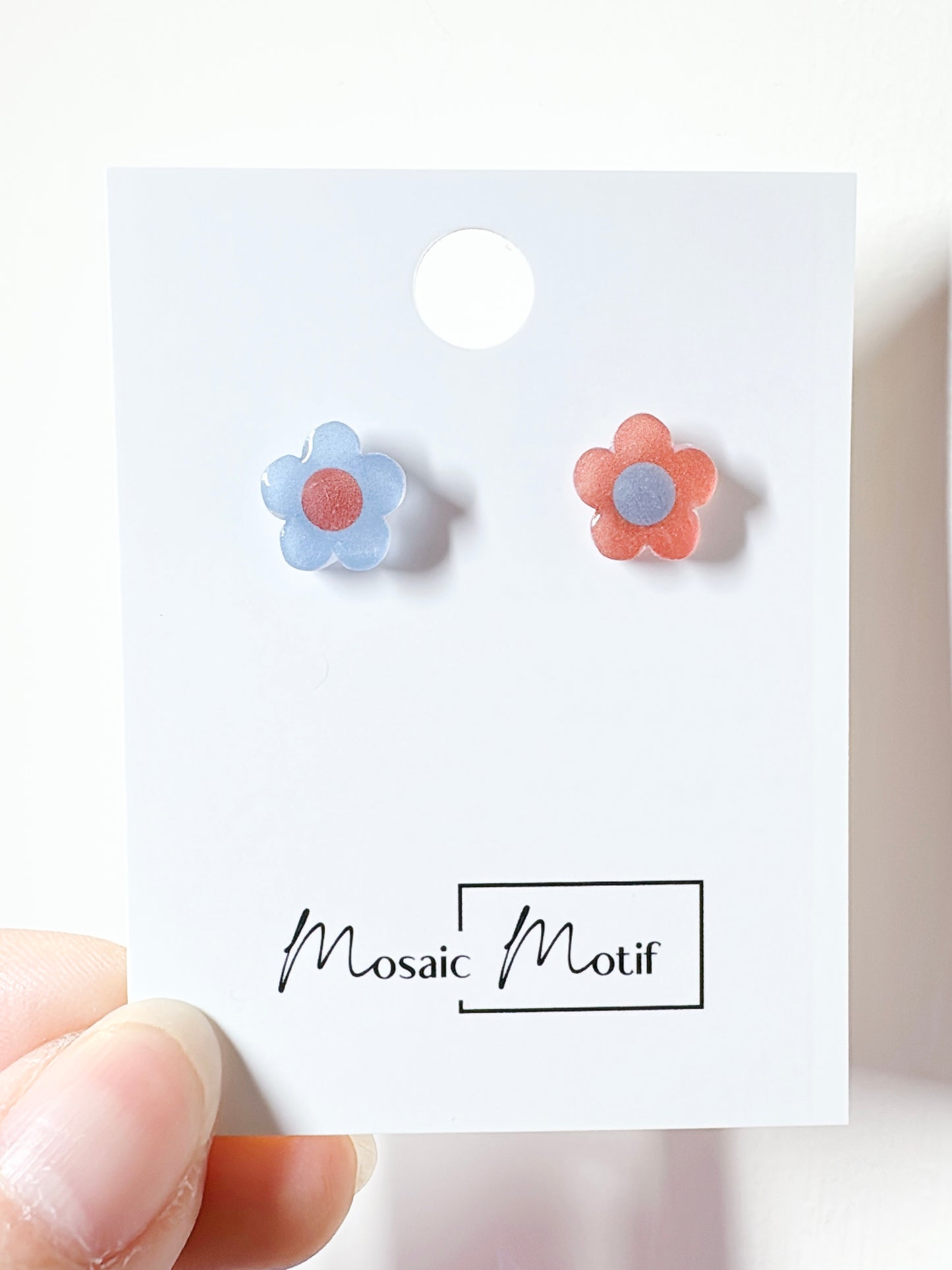 Floral mini stud (multiple colours)