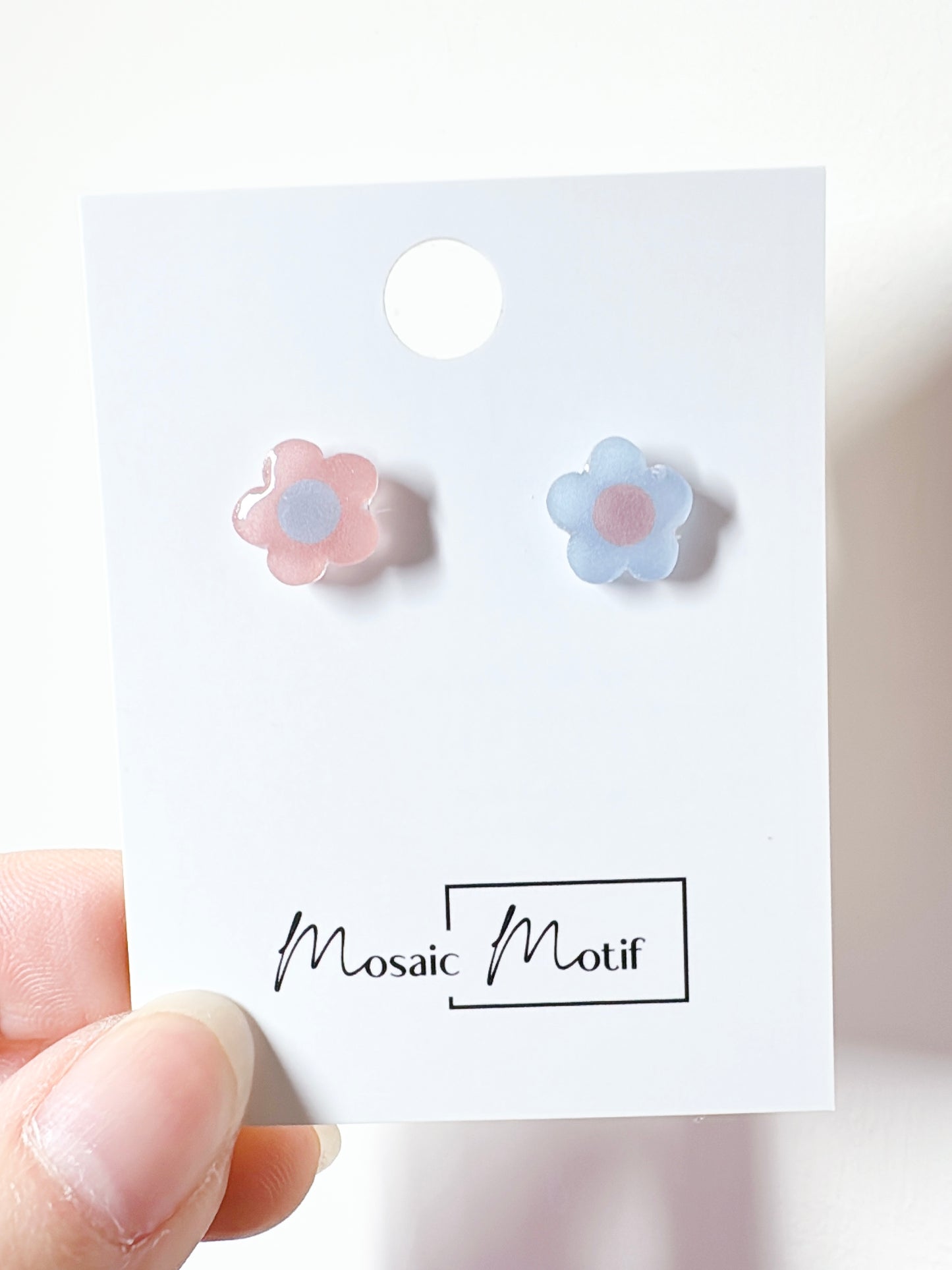 Floral mini stud (multiple colours)