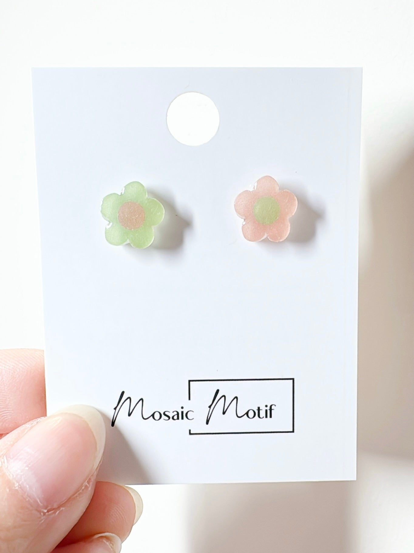Floral mini stud (multiple colours)