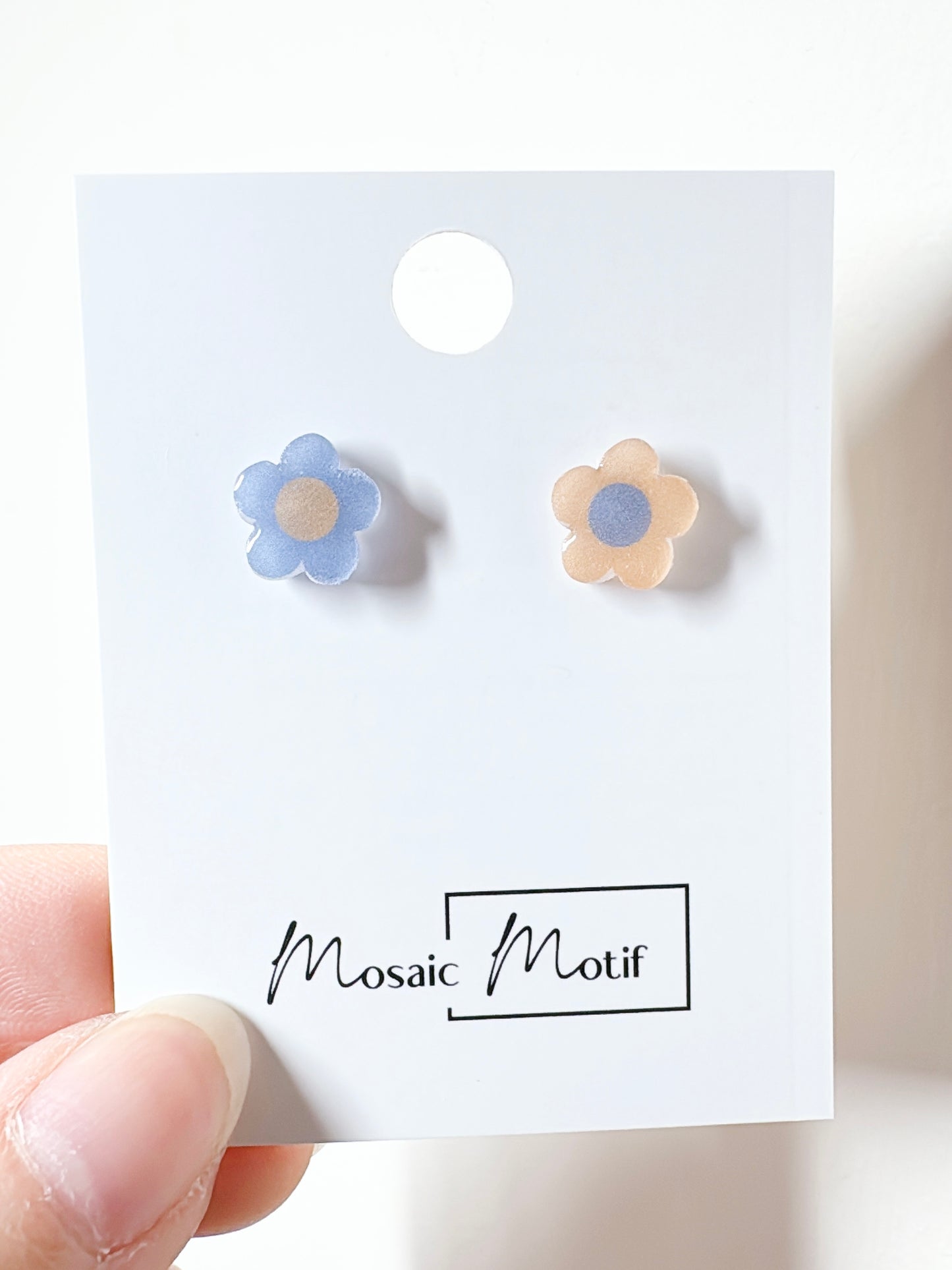 Floral mini stud (multiple colours)
