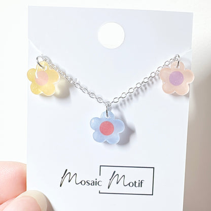 Floral mini triple necklace (random flower colours)