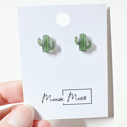 Assorted stud earrings (9 variants)