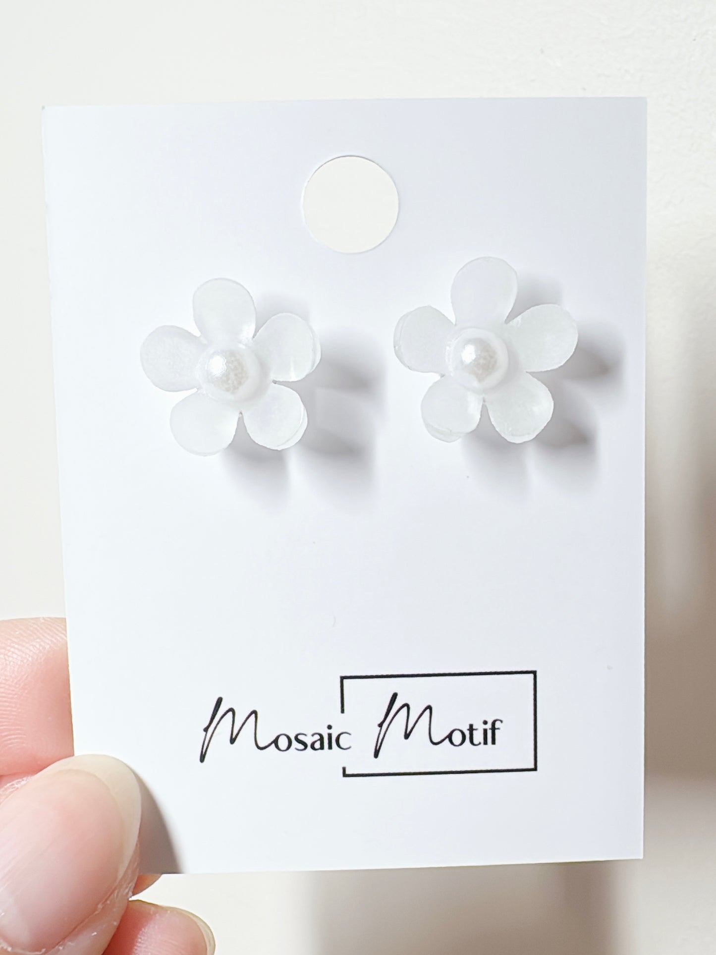 Floral 3D stud - Mini Daisy