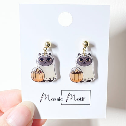 Halloween cat dangle earrings - Siamese with a pumpkin