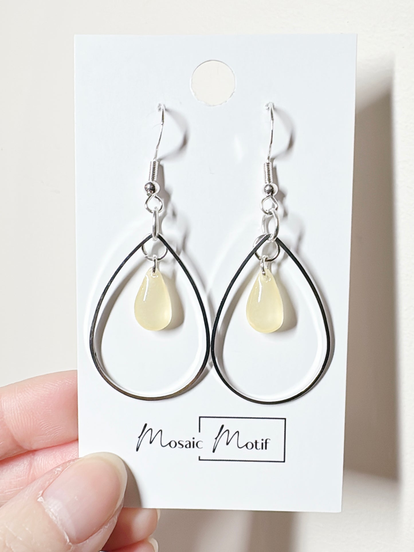 Waterdrop ring dangle (multiple colours)
