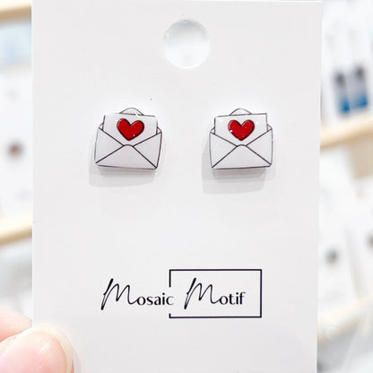 Lovemail stud earrings