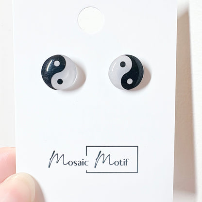 CNY - Ying Yang stud earrings