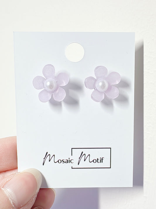 Floral 3D stud - Mini Daisy