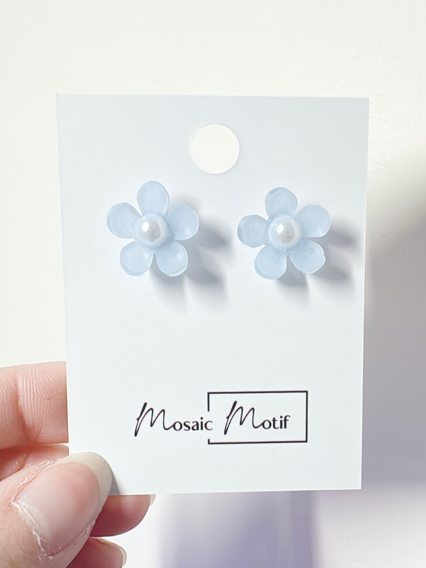 Floral 3D stud - Mini Daisy