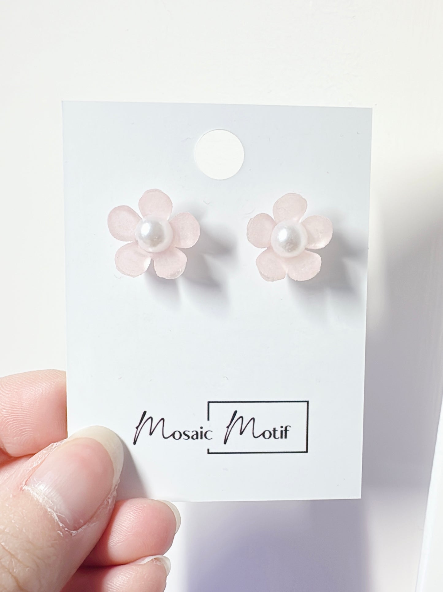 Floral 3D stud - Mini Daisy