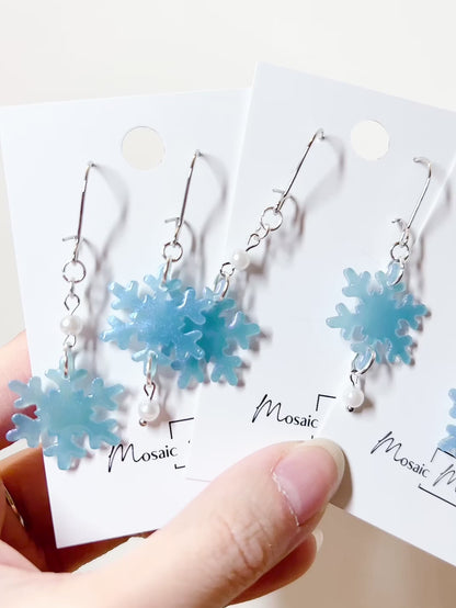 Xmas Christmas snowflake earrings - pearl dangle earrings